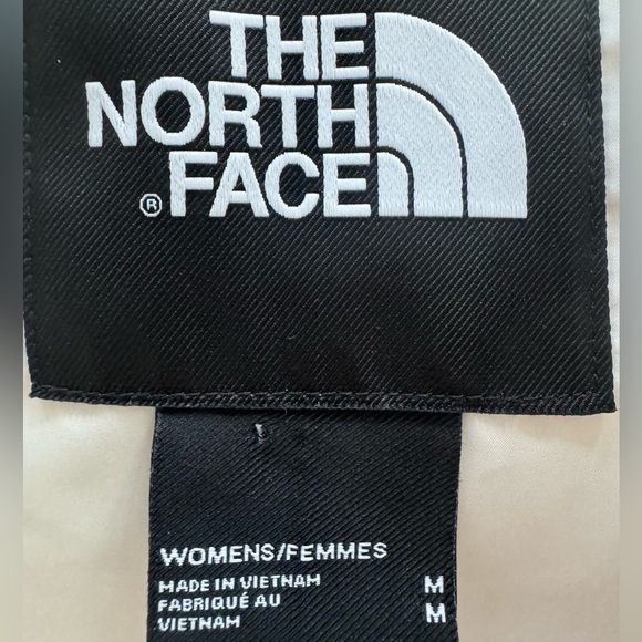 NWOT The North Face White Aconcagua Down Vest M - Picture 6 of 7